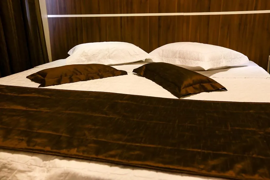 Hotel Emacite Flex Mafra
